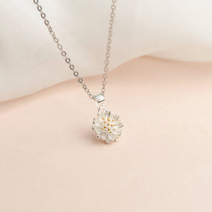 Daisy Necklace - New Mom