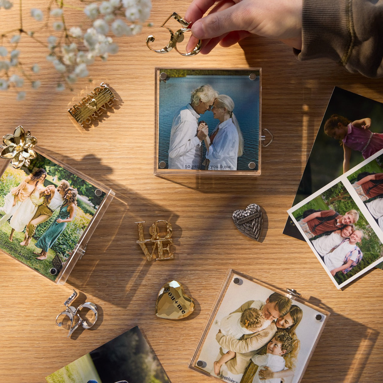 Forever Friends Magnetic Musical Frame