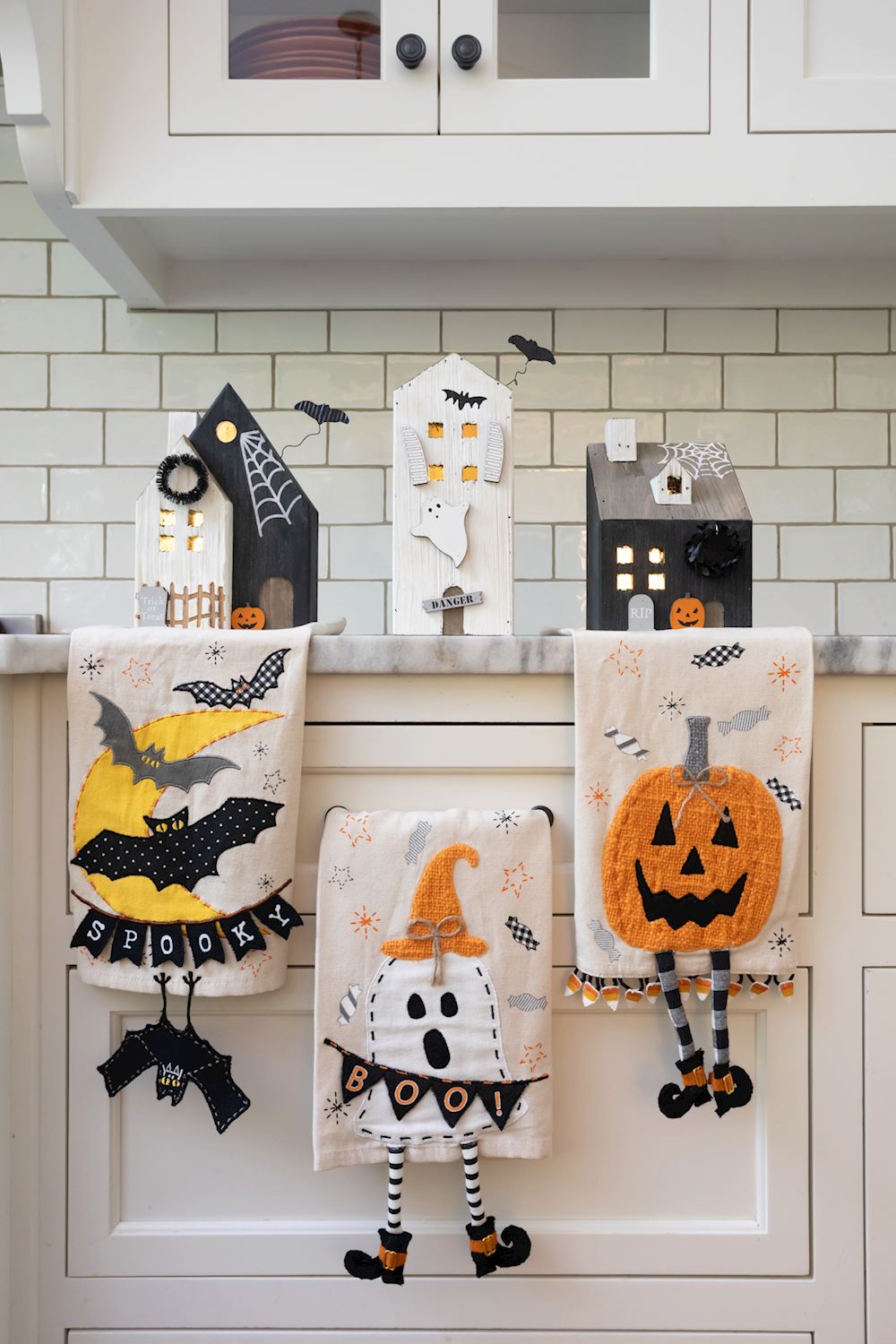 Halloween Dangle Leg Towel - Pumpkin