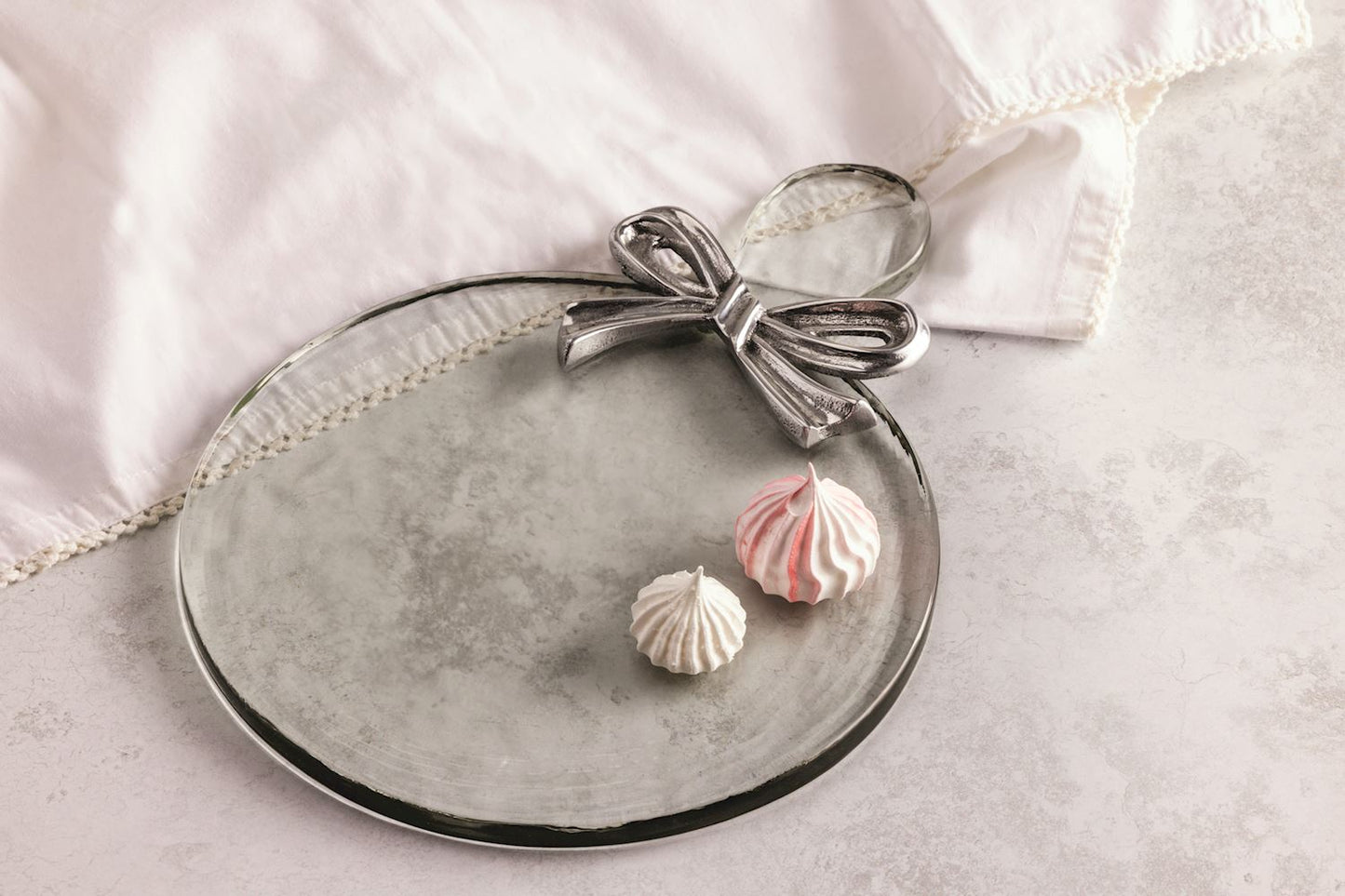 Metal Bow Round Glass Board