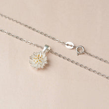 Load image into Gallery viewer, Daisy Necklace - New Mom