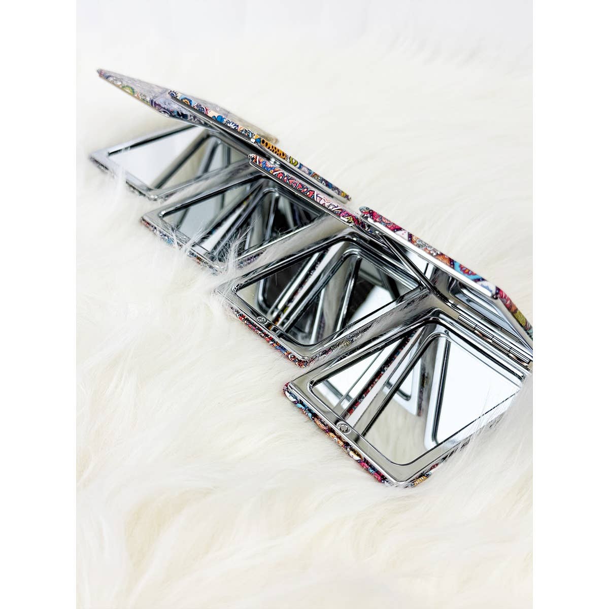 Patterned Double-Sided Cosmetic Mirror