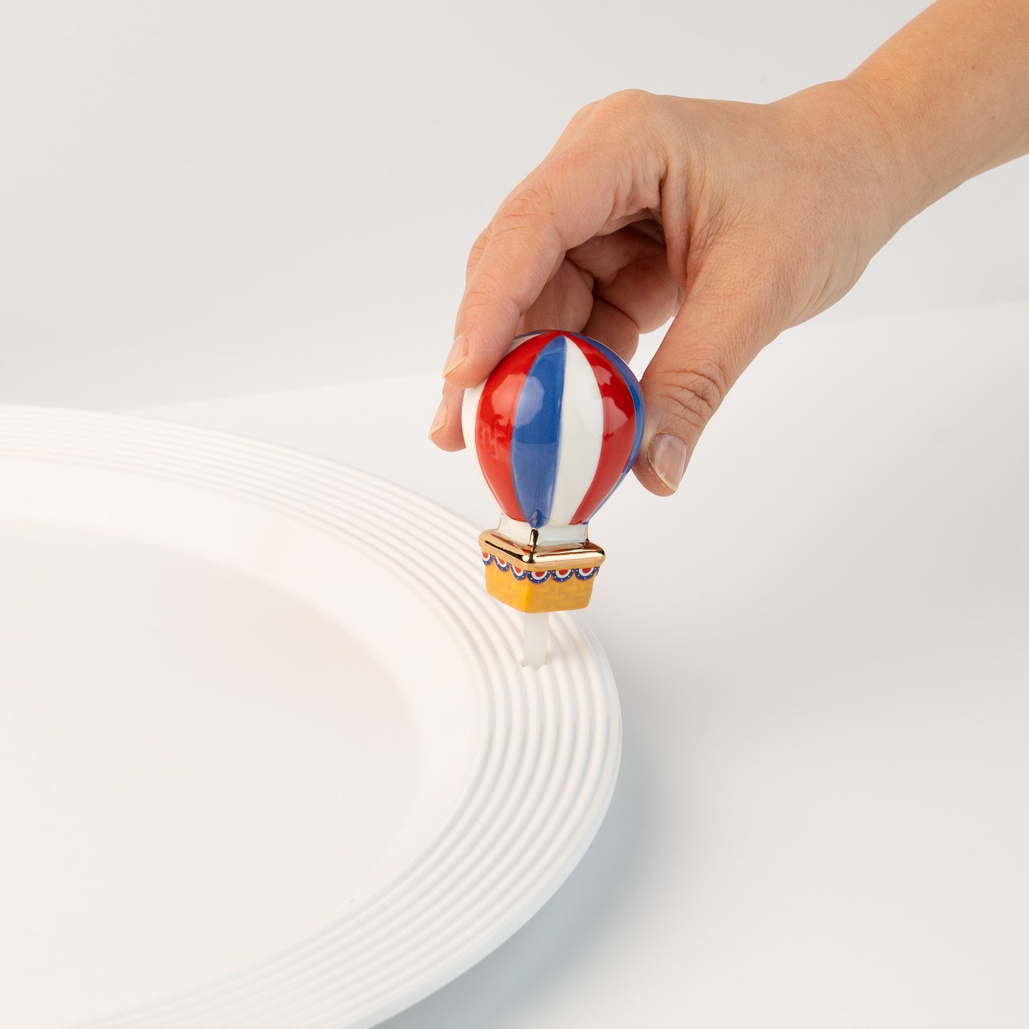 Red, White, and Balloon Mini