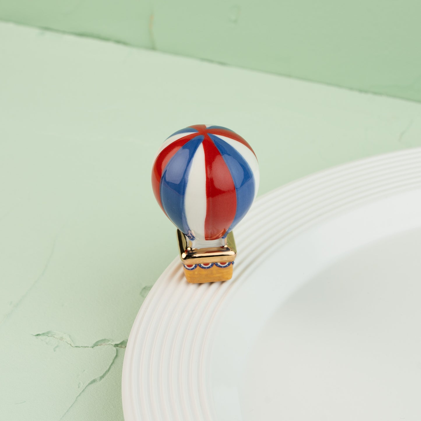 Red, White, and Balloon Mini