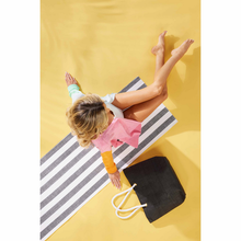 Load image into Gallery viewer, Straw Mat And Tote Set - Black